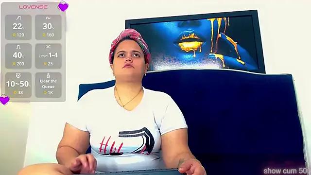 brunnette_hot on StripChat