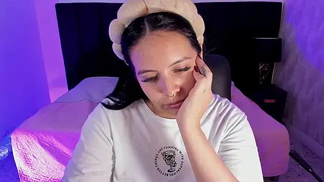 Freechat camiladuke7 on StripChat