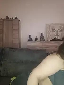 StripChat cristalines is Freechat cristalines — fait moi mouill / make me wet +