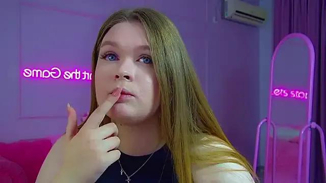 Freechat CrystalLyons on StripChat