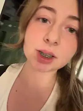 Private curvyflawless on StripChat