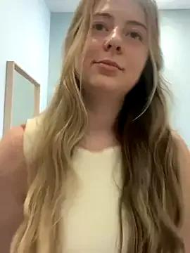 Private curvyflawless on StripChat