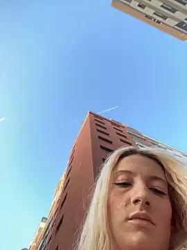 Freechat Ella_Charm on StripChat