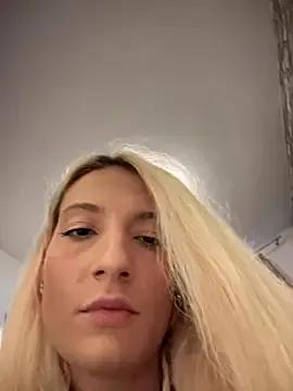 Freechat Ella_Charm on StripChat