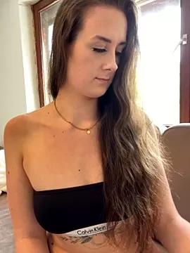 Freechat EllaMae on StripChat