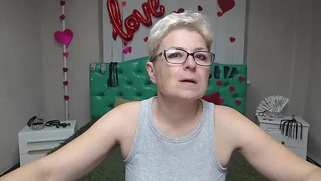 Freechat EmiliaGree on StripChat