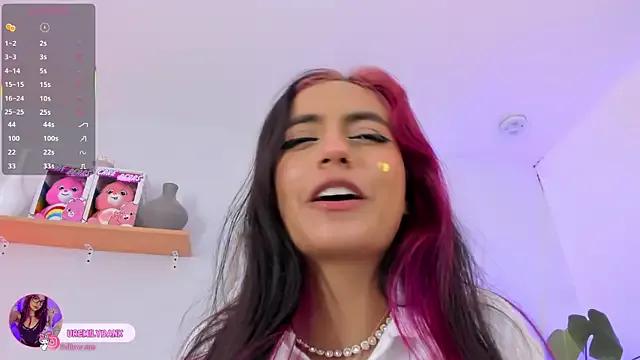 emily_bank on StripChat