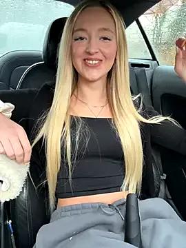 StripChat emilypeperoni is Freechat emilypeperoni — Show boobs 2min