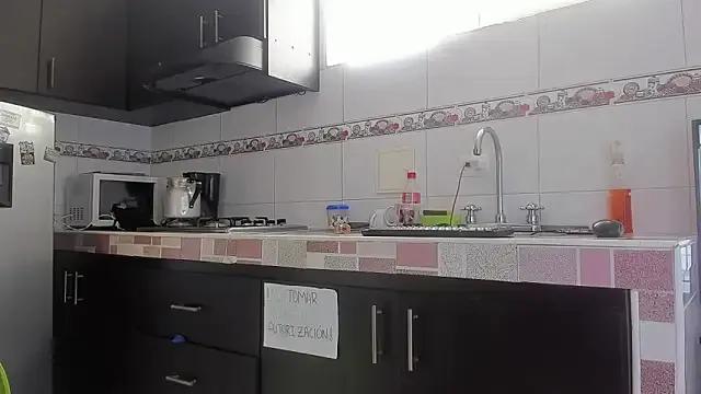 Emma-evans on StripChat 