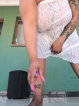 Freechat ExclusiveLeexx on StripChat