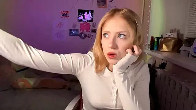 Freechat HeatLily on StripChat