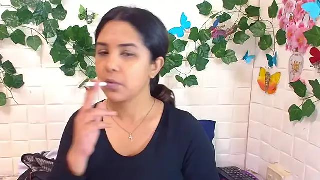 IndiaSexyStripper4u on StripChat