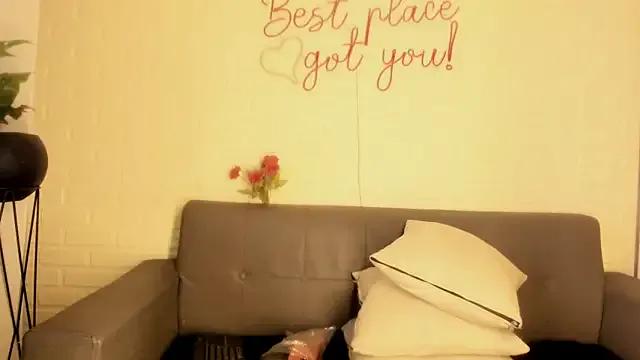 karina_gomez_18 on StripChat