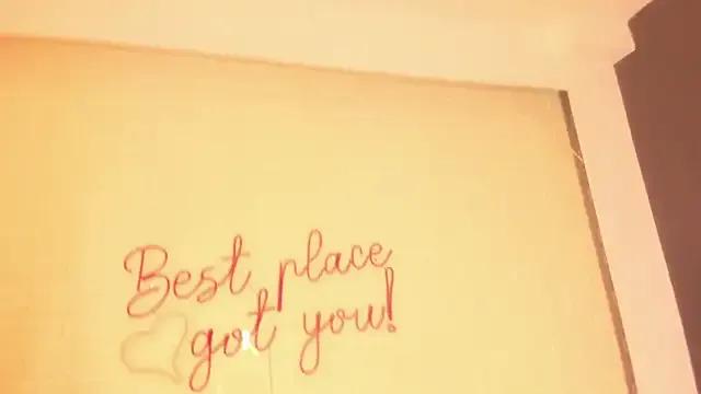 karina_gomez_18 on StripChat