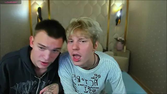 Freechat Kevin_Derek on StripChat