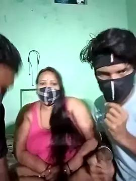 Freechat LoveOnStream on StripChat