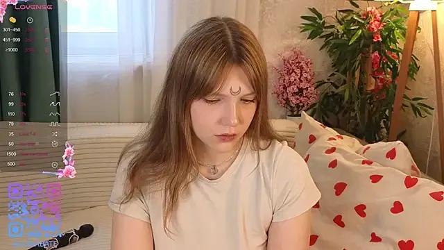 Private Lunabate on StripChat