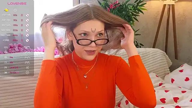 Private Lunabate on StripChat