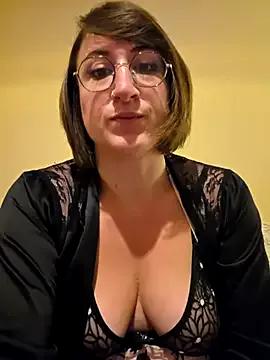 StripChat minierose is Freechat minierose — Seins nus