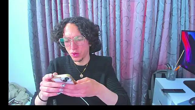 Freechat Orlandodcn_69 on StripChat