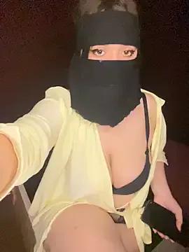 Freechat RooVaaN-Xx on StripChat