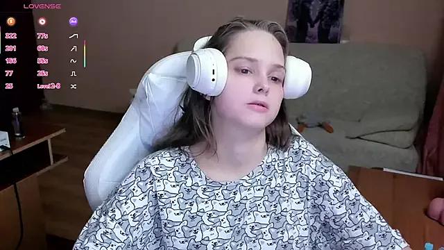 StripChat SharybbFace is Freechat SharybbFace — Take off my T-Shirt