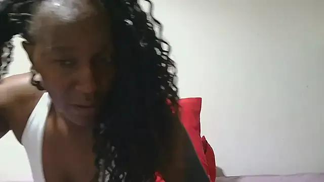 Freechat sluttylaura21 on StripChat