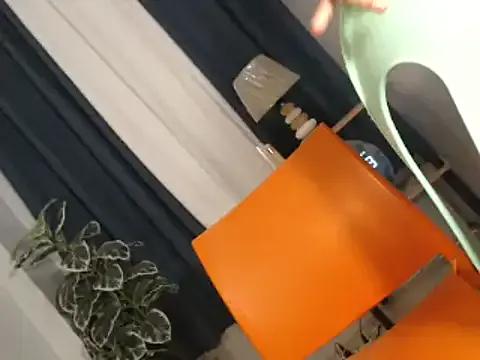 Freechat yourmochaloca69 on StripChat