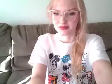 petite_cupcake on Chaturbate 