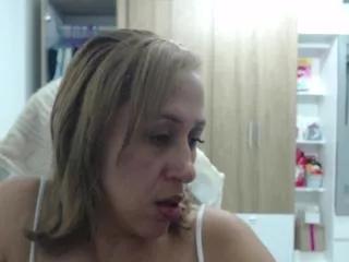 roxana_mature on Flirt4Free 