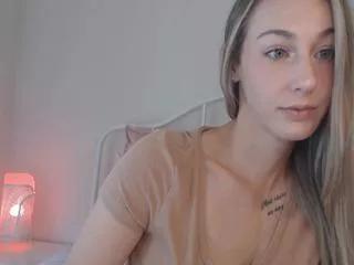 zoey_evans on Flirt4Free 